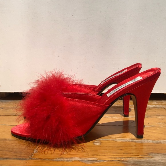 Frederick’s of Hollywood Red Feather Heels - Picture 3 of 5